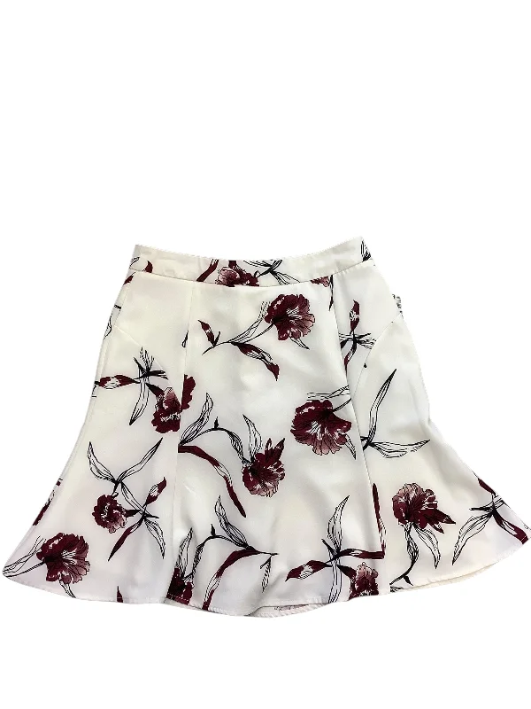 Skirt Mini & Short By Clothes Mentor In Floral Print, Size: S