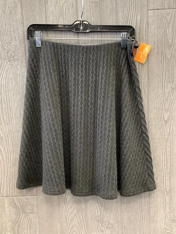 Skirt Mini & Short By Very J In Grey, Size: 4